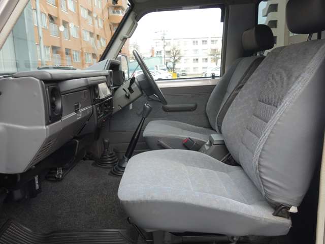 トヨタ ランドクルーザーバン ４．２ ＬＸ ディーゼル ４ＷＤ H15年 (北海道) 99