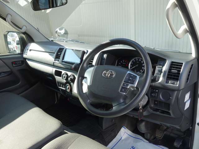 トヨタ ハイエースバン ２．８ ＤＸ ロング ＧＬパッケージ ディーゼルターボ ４ＷＤ R2年 (北海道) 99