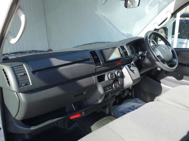 トヨタ ハイエースバン ２．８ ＤＸ ロング ＧＬパッケージ ディーゼルターボ ４ＷＤ R2年 (北海道) 99