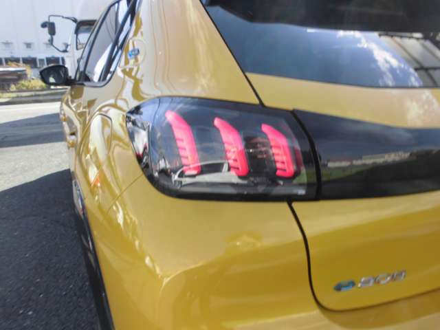 プジョー ｅ−２０８ ＧＴ R3年 (近畿) 99