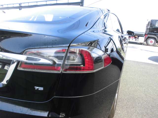 テスラ モデルＳ ７５ H30年 (近畿) 99