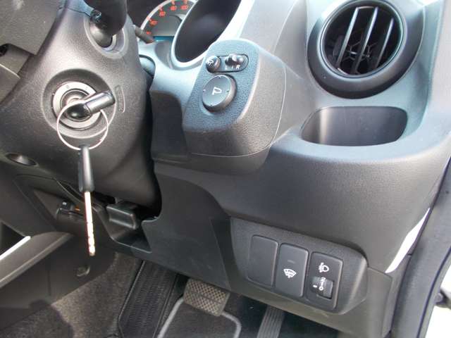 ホンダ フィット １．３ Ｇ ハイウェイエディション H21年 (近畿) 99