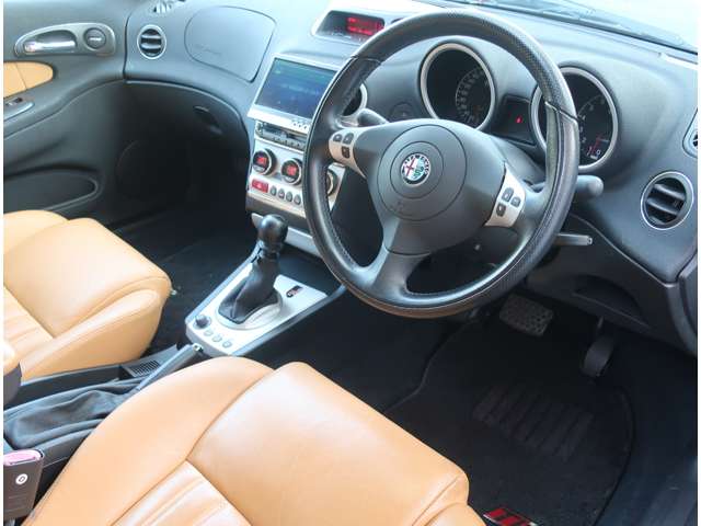 アルファロメオ アルファ１５６ ２．５　Ｖ６　２４Ｖ　Ｑシステム H16年 (関東) 99
