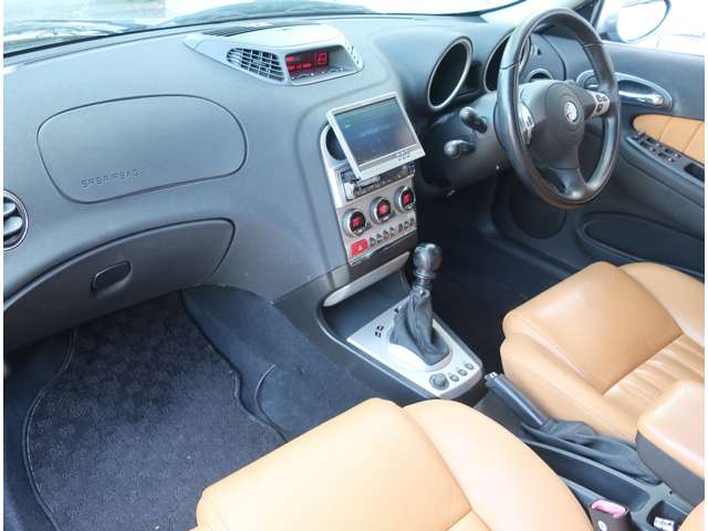 アルファロメオ アルファ１５６ ２．５　Ｖ６　２４Ｖ　Ｑシステム H16年 (関東) 99