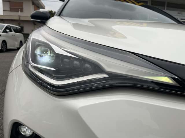 トヨタ Ｃ−ＨＲ ハイブリッド １．８ Ｇ R1年 (東海) 99