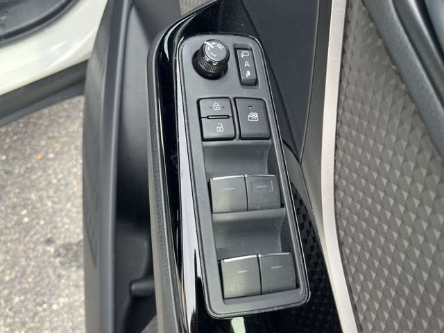 トヨタ Ｃ−ＨＲ ハイブリッド １．８ Ｇ R1年 (東海) 99