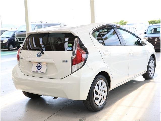 トヨタ アクア １．５ Ｓ H27年 (東海) 99