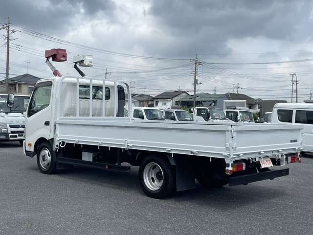 日野自動車 デュトロ ４．０ ワイド ロング 全低床 ディーゼルターボ R2年 (関東) 99