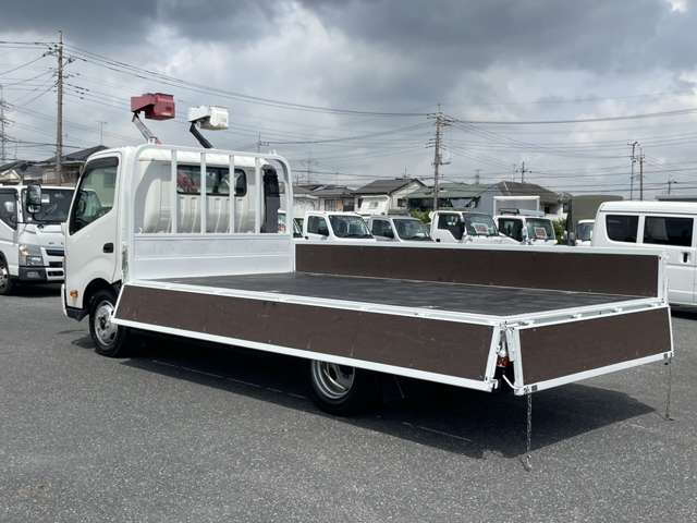 日野自動車 デュトロ ４．０ ワイド ロング 全低床 ディーゼルターボ R2年 (関東) 99