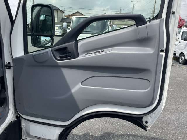 日野自動車 デュトロ ４．０ ワイド ロング 全低床 ディーゼルターボ R2年 (関東) 99