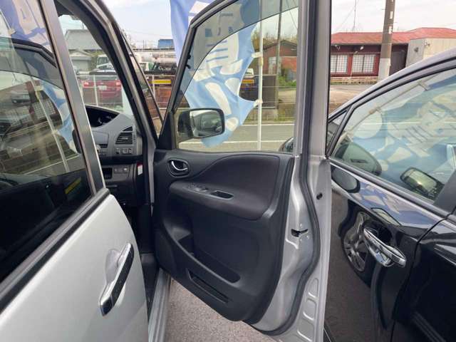 日産 セレナ ２．０ ２０Ｘ Ｓ－ＨＹＢＲＩＤ H25年 (関東) 99