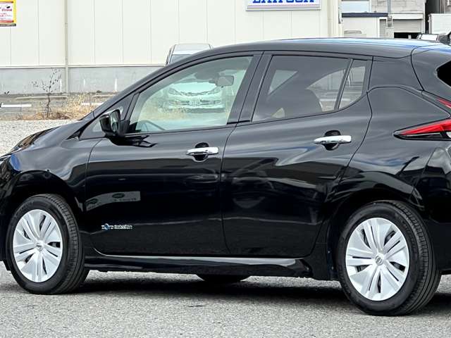 日産 リーフ Ｘ H29年 (近畿) 99