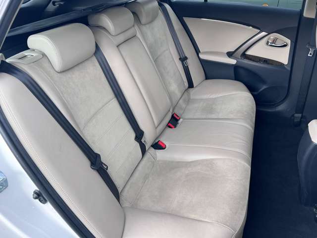 トヨタ アベンシスワゴン ２．０ ＬＩ H25年 (近畿) 99