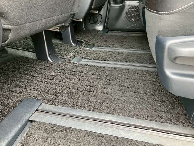 トヨタ ヴォクシー ２．０ ＺＳ 煌ＩＩ R1年 (九州・沖縄) 99