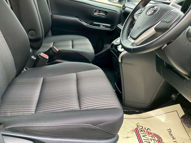 トヨタ ヴォクシー ２．０ ＺＳ 煌ＩＩ R1年 (九州・沖縄) 99