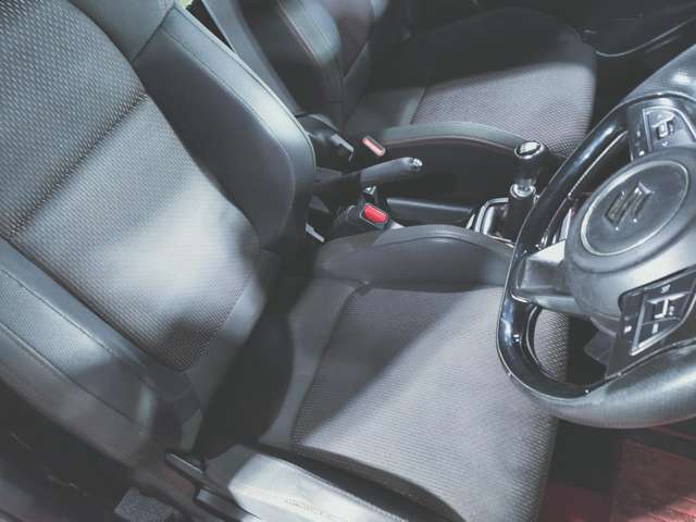 スズキ スイフト スポーツ １．４ セーフティパッケージ装着車 H30年 (近畿) 99