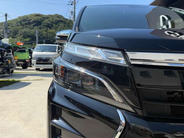 トヨタ ヴォクシー ２．０ ＺＳ 煌ＩＩ R1年 (近畿) 99