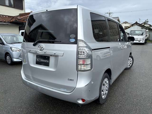 トヨタ ヴォクシー ２．０ Ｘ Ｌエディション H23年 (近畿) 99