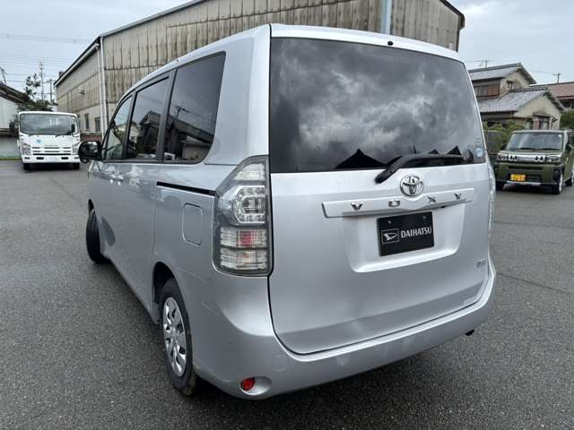 トヨタ ヴォクシー ２．０ Ｘ Ｌエディション H23年 (近畿) 99