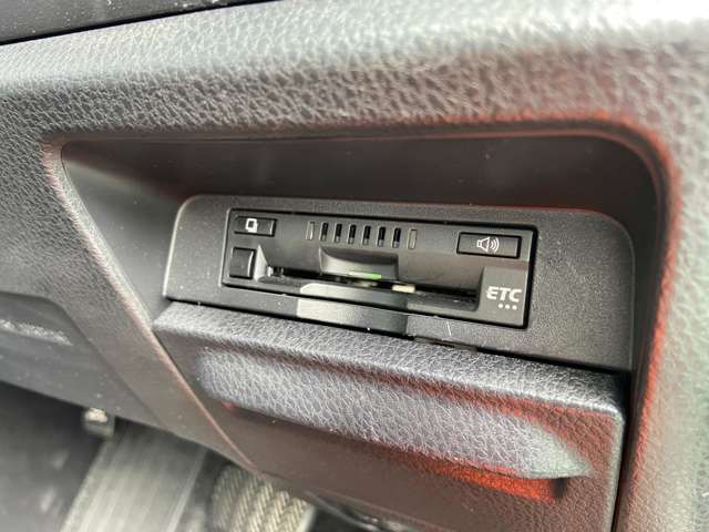 トヨタ ヴォクシー ２．０ ＺＳ 煌ＩＩＩ R3年 (近畿) 99