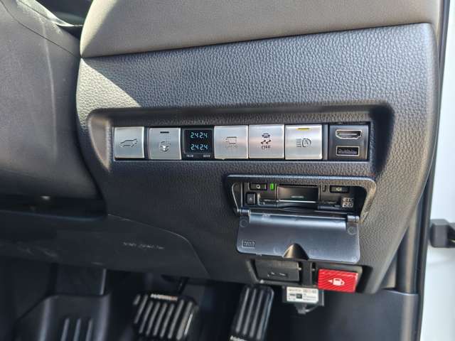 トヨタ ハリアー ２．０ Ｚ レザーパッケージ R5年 (近畿) 99