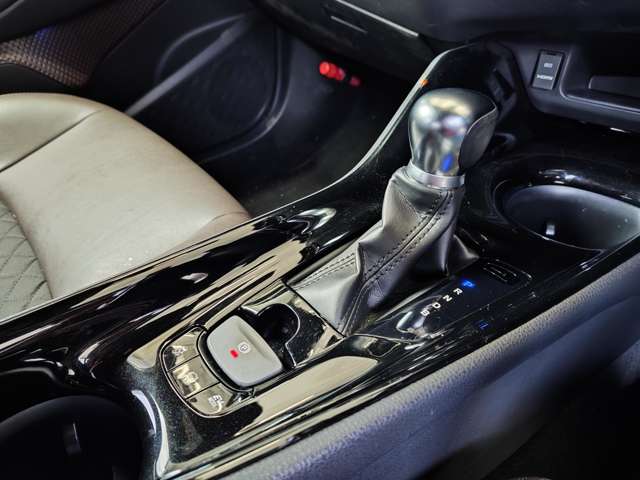 トヨタ Ｃ−ＨＲ ハイブリッド １．８ Ｇ R1年 (近畿) 99