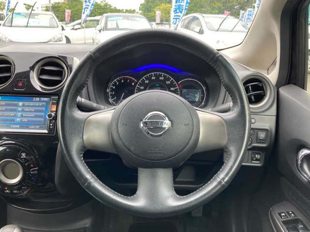 日産 ノート １．２ メダリスト H25年 (九州・沖縄) 99