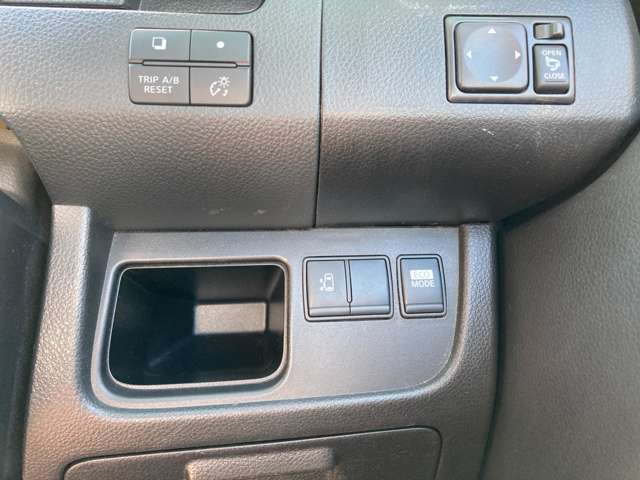 日産 セレナ ２．０ ハイウェイスター Ｓ－ＨＹＢＲＩＤ H25年 (九州・沖縄) 99