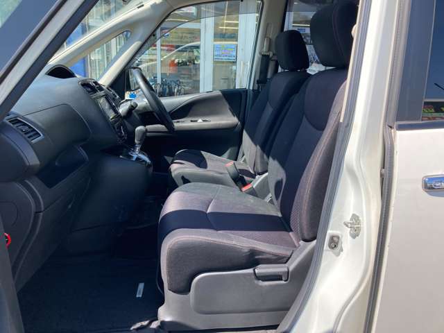 日産 セレナ ２．０ ハイウェイスター Ｓ－ＨＹＢＲＩＤ H25年 (九州・沖縄) 99