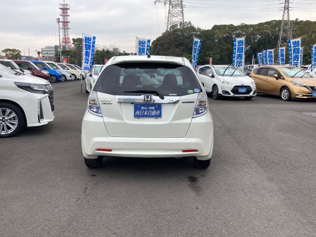ホンダ フィット　ハイブリッド １．３ H24年 (九州・沖縄) 99
