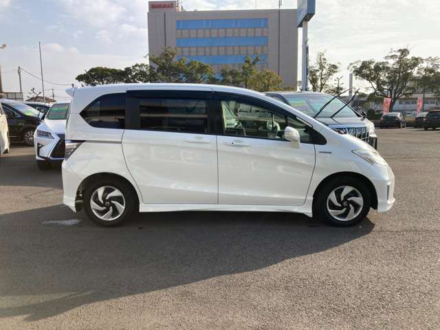 ホンダ フリード　ハイブリッド １．５ ジャストセレクション H27年 (九州・沖縄) 99