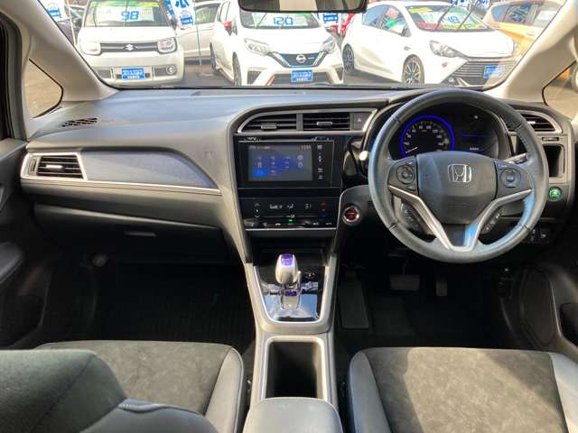 ホンダ シャトル １．５ ハイブリッド Ｘ H27年 (九州・沖縄) 99