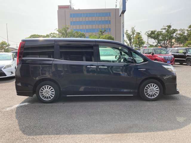 トヨタ エスクァイア　ハイブリッド １．８ ハイブリッド ＧＩ H27年 (九州・沖縄) 99