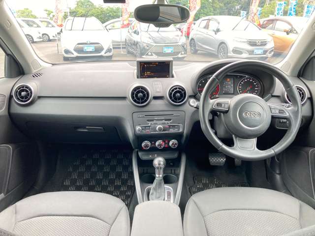 アウディ Ａ１　スポーツバック １．４　ＴＦＳＩ H27年 (九州・沖縄) 99