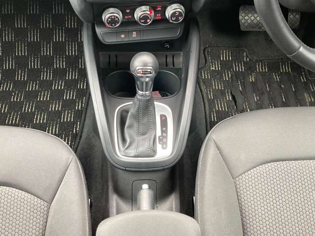 アウディ Ａ１　スポーツバック １．４　ＴＦＳＩ H27年 (九州・沖縄) 99