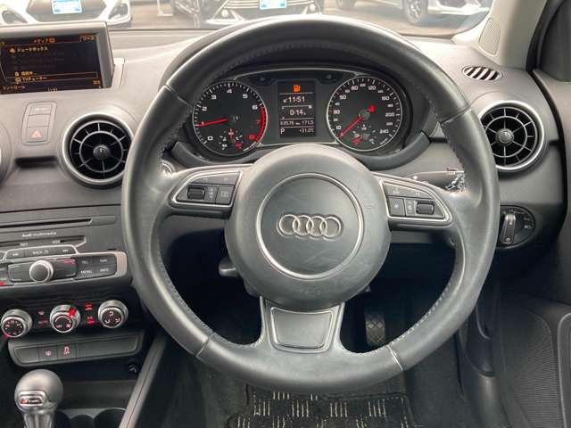 アウディ Ａ１　スポーツバック １．４　ＴＦＳＩ H27年 (九州・沖縄) 99