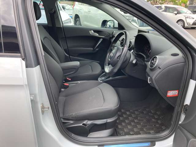 アウディ Ａ１　スポーツバック １．４　ＴＦＳＩ H27年 (九州・沖縄) 99