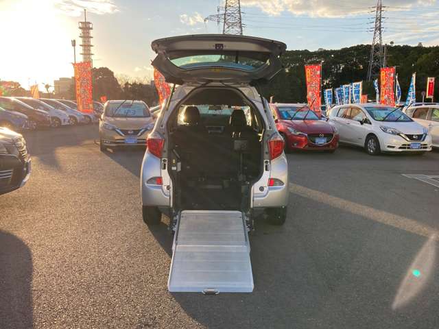 トヨタ ラクティス １．３ Ｘ ウェルキャブ 車イス仕様車スロープタイプ タイプＩ 助手席側リアシート付 H25年 (九州・沖縄) 99