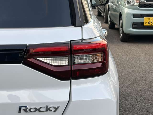 ダイハツ ロッキー １．２ プレミアム Ｇ ＨＥＶ R8年 (九州・沖縄) 99
