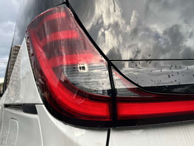 トヨタ ノア １．８ ハイブリッド Ｓ－Ｚ R8年 (九州・沖縄) 99