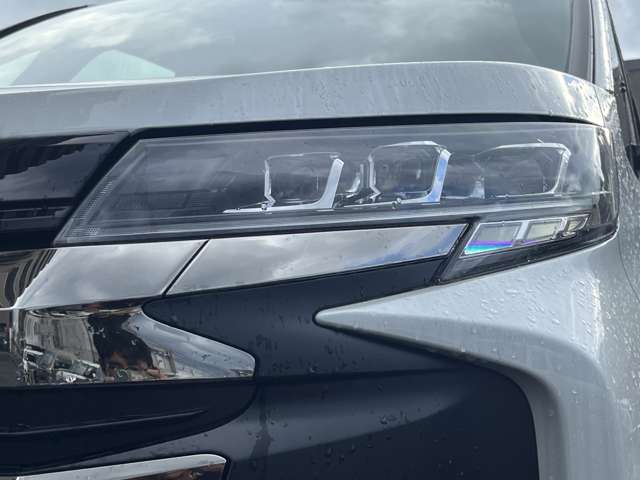 トヨタ ノア １．８ ハイブリッド Ｓ－Ｚ R8年 (九州・沖縄) 99