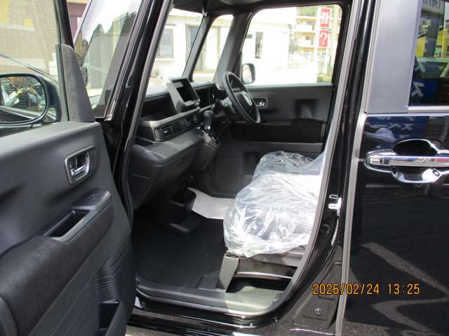 ホンダ Ｎ　ＢＯＸ カスタム ６６０ ターボ R8年 (九州・沖縄) 99