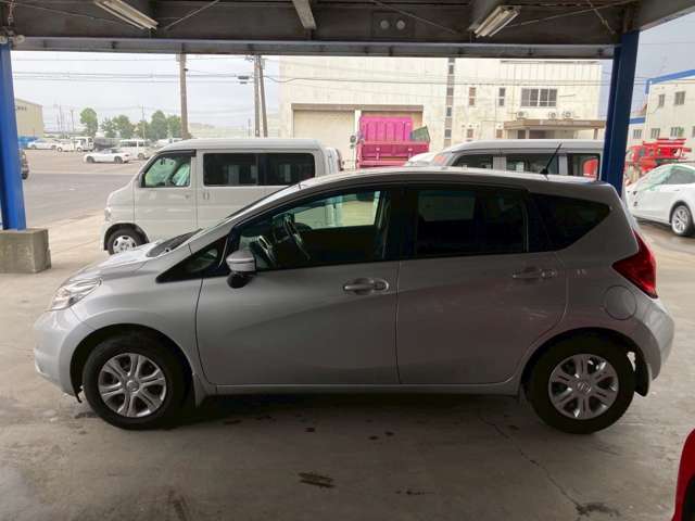 日産 ノート １．２ Ｘ ＤＩＧ－Ｓ H28年 (九州・沖縄) 99