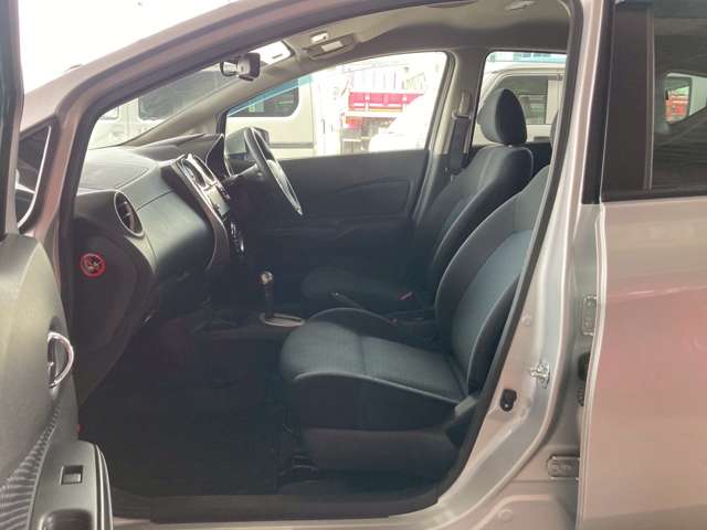 日産 ノート １．２ Ｘ ＤＩＧ－Ｓ H28年 (九州・沖縄) 99
