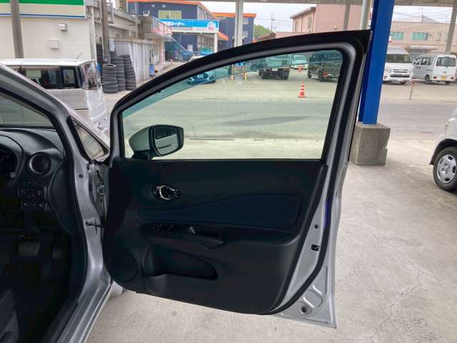 日産 ノート １．２ Ｘ ＤＩＧ－Ｓ H28年 (九州・沖縄) 99