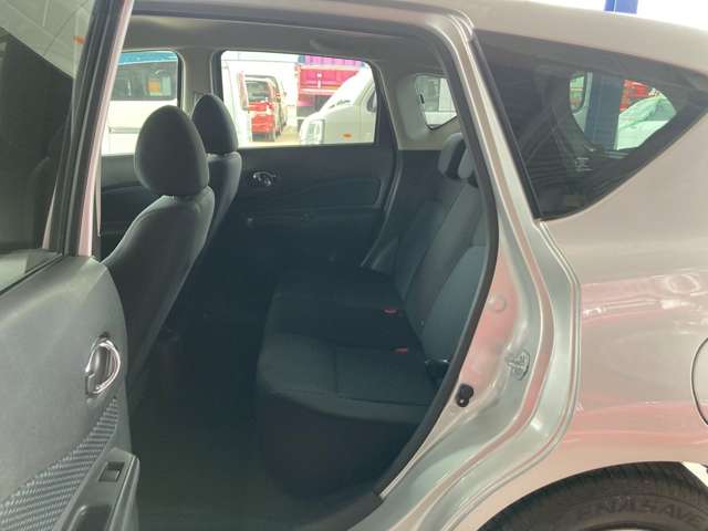 日産 ノート １．２ Ｘ ＤＩＧ－Ｓ H28年 (九州・沖縄) 99