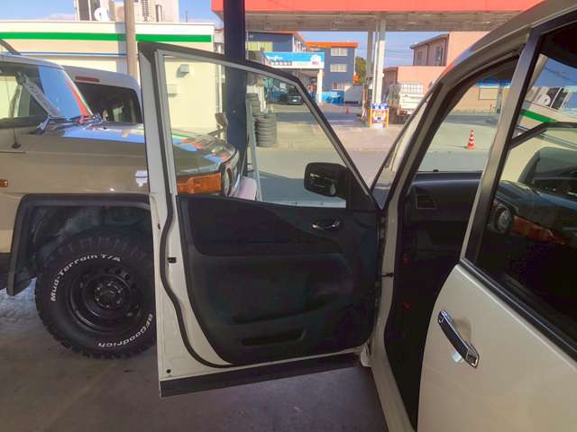 日産 セレナ ２．０ ハイウェイスター Ｓ－ＨＹＢＲＩＤ Ｖセレクション H25年 (九州・沖縄) 99