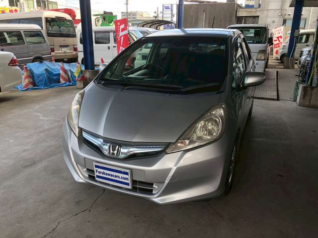 ホンダ フィット　ハイブリッド １．３ ナビプレミアムセレクション H23年 (九州・沖縄) 99
