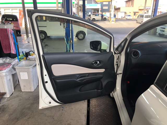 日産 ノート １．２ Ｅ－ＰＯＷＥＲ Ｘ H29年 (九州・沖縄) 99