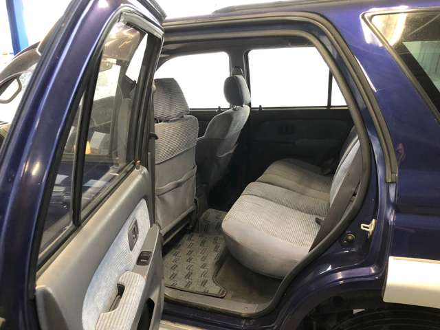 トヨタ ハイラックスサーフ ３．０ ＳＳＲ－Ｘ ワイドボディ アクティブパッケージ装着車Ｉ ディーゼルターボ ４ＷＤ H9年 (九州・沖縄) 99